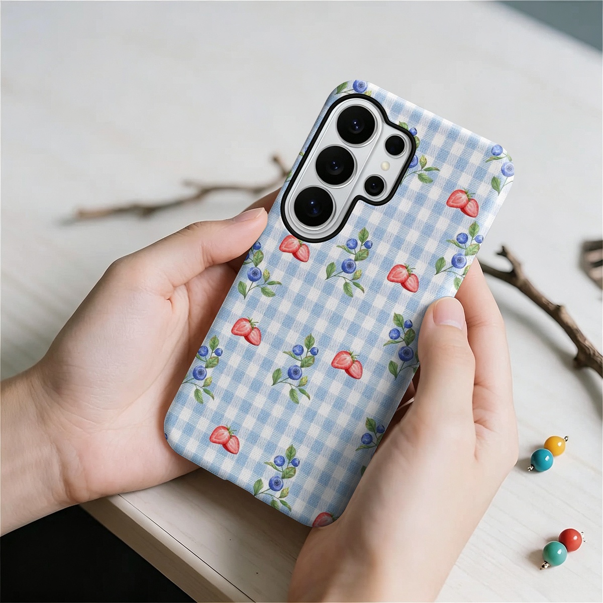Blueberry Strawberry Gingham 2 - Samsung Galaxy S24 recensie en prijs
